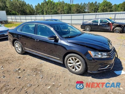 Czwarte zdjęcie samochodu z boku: 2017 VOLKSWAGEN PASSAT S VIN:1VWAT7A35HC015565 - miniatura