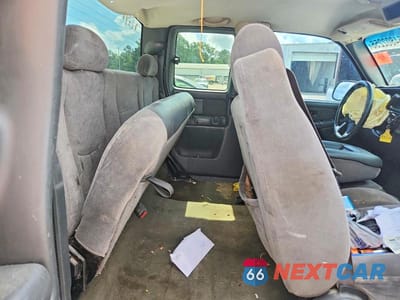 Zdjęcie 10 z 12 samochodu: 2003 GMC NEW SIERRA C1500 VIN:2GTEC19V331374886 - miniatura