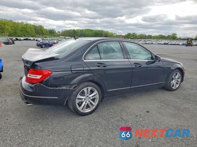 Trzecie zdjęcie samochodu z tyłu: 2013 MERCEDES-BENZ C 300 4MATIC VIN:WDDGF8AB2DR257485 - miniatura