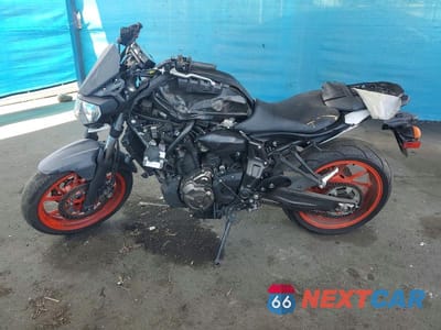 Trzecie zdjęcie samochodu z tyłu: 2020 YAMAHA MT07 C VIN:JYARM27Y0LA001646 - miniatura