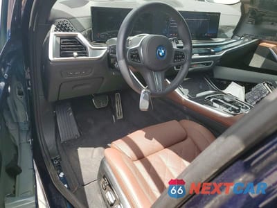 Zdjęcie 8 z 12 samochodu: 2026 BMW X5 XDRIVE50E VIN:5UX43EU09T9084138 - miniatura