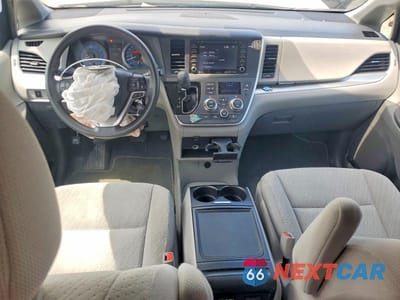 Zdjęcie 8 z 13 samochodu: 2020 TOYOTA SIENNA LE VIN:5TDKZ3DC3LS023309 - miniatura