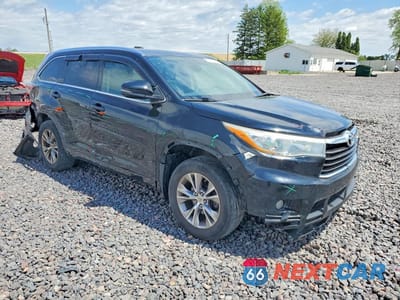 Czwarte zdjęcie samochodu z boku: 2015 TOYOTA HIGHLANDER XLE VIN:5TDJKRFH8FS132302 - miniatura