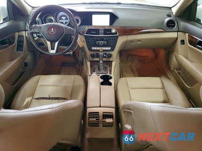 Zdjęcie 8 z 12 samochodu: 2013 MERCEDES-BENZ C 300 4MATIC VIN:WDDGF8AB4DR256161 - miniatura