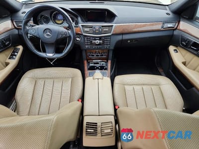 Zdjęcie 8 z 12 samochodu: 2011 MERCEDES-BENZ E 550 4MATIC VIN:WDDHF9AB2BA502324 - miniatura