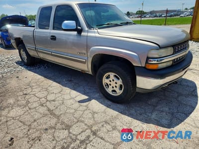 Czwarte zdjęcie samochodu z boku: 2002 CHEVROLET SILVERADO K1500 VIN:1GCEK19T12E185622 - miniatura