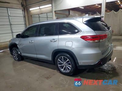 Drugie zdjęcie samochodu z przodu: 2019 TOYOTA HIGHLANDER XLE VIN:5TDKZRFH5KS346206 - miniatura