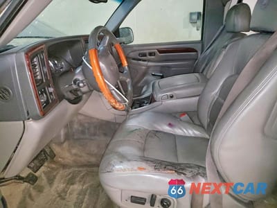 Zdjęcie 7 z 13 samochodu: 2002 CADILLAC ESCALADE VIN:1GYEK63NX2R115630 - miniatura