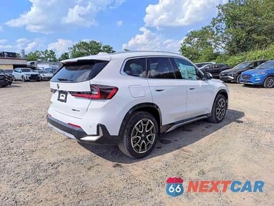 Czwarte zdjęcie samochodu z boku: 2026 BMW X1 XDRIVE28I VIN:WBX73EF04T5613095 - miniatura