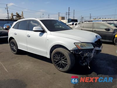Czwarte zdjęcie samochodu z boku: 2017 AUDI Q5 PREMIUM PLUS VIN:WA1M2AFP5HA048714 - miniatura