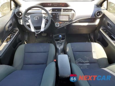 Zdjęcie 8 z 13 samochodu: 2016 TOYOTA PRIUS C THREE VIN:JTDKDTB30G1135490 - miniatura
