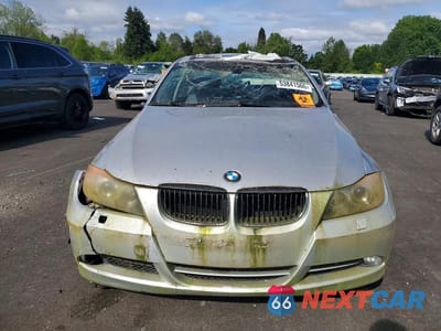 Piąte zdjęcie samochodu w środku: 2008 BMW 335 I VIN:WBAVB735X8KY64549 - miniatura