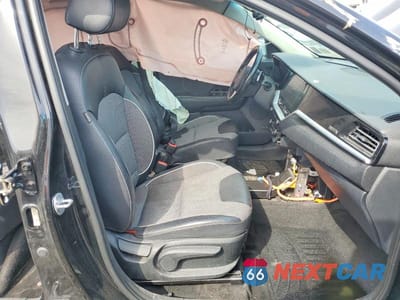 Zdjęcie 7 z 13 samochodu: 2022 KIA NIRO EV EX VIN:KNDCC3LG8N5153718 - miniatura