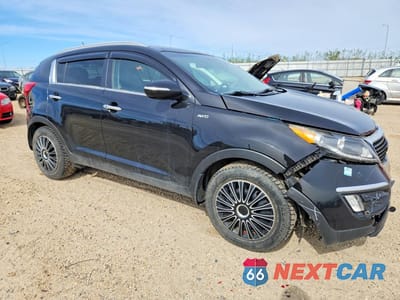 Czwarte zdjęcie samochodu z boku: 2015 KIA SPORTAGE EX VIN:KNDPCCAC6F7792896 - miniatura