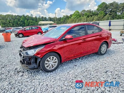 2018 HYUNDAI ACCENT SE 3KPC24A31JE005871 - główne zdjęcie licytacji z USA - miniatura