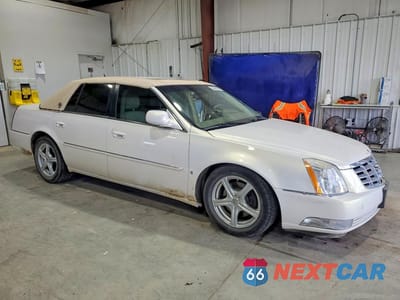 Czwarte zdjęcie samochodu z boku: 2006 CADILLAC DTS VIN:1G6KD57Y26U109196 - miniatura