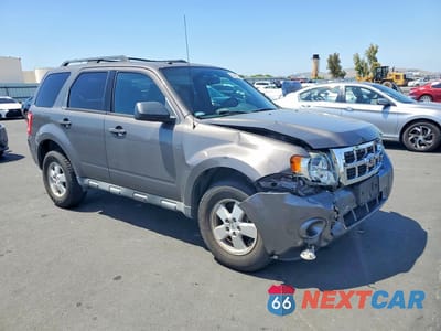 Czwarte zdjęcie samochodu z boku: 2012 FORD ESCAPE XLT VIN:1FMCU0DG5CKC45860 - miniatura