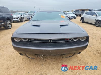Piąte zdjęcie samochodu w środku: 2015 DODGE CHALLENGER SXT VIN:2C3CDZAT5FH855929 - miniatura