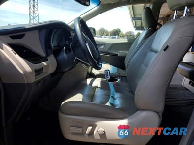 Zdjęcie 7 z 14 samochodu: 2016 TOYOTA SIENNA XLE 8-PASSENGER VIN:5TDYK3DCXGS762052 - miniatura