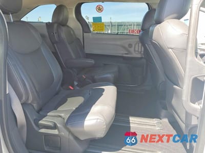Zdjęcie 11 z 13 samochodu: 2022 TOYOTA SIENNA VIN:5TDKRKEC7NS093150 - miniatura