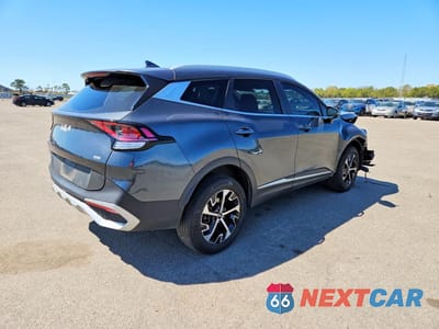 Trzecie zdjęcie samochodu z tyłu: 2024 KIA SPORTAGE EX VIN:5XYK3CDFXRG192650 - miniatura