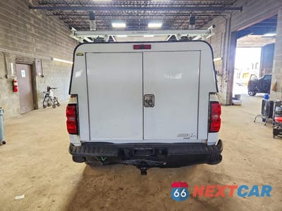 Zdjęcie 6 z 12 samochodu: 2018 CHEVROLET SILVERADO K1500 VIN:1GCVKNEH1JZ217758 - miniatura