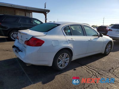 Trzecie zdjęcie samochodu z tyłu: 2015 INFINITI Q40 BASE VIN:JN1CV6AR8FM650701 - miniatura
