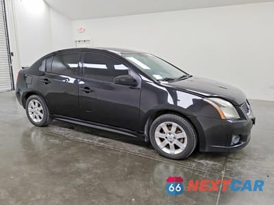Czwarte zdjęcie samochodu z boku: 2012 NISSAN SENTRA 2.0 VIN:3N1AB6AP5CL677326 - miniatura