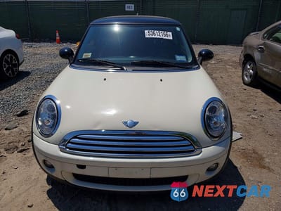 Piąte zdjęcie samochodu w środku: 2008 MINI COOPER VIN:WMWMF33568TT65105 - miniatura