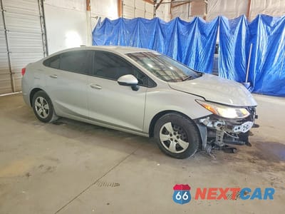 Czwarte zdjęcie samochodu z boku: 2016 CHEVROLET CRUZE LS VIN:1G1BC5SM3G7325846 - miniatura