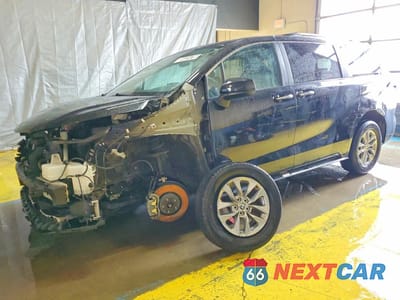 2024 TOYOTA SIENNA XLE 5TDYRKECXRS215211 - główne zdjęcie licytacji z USA - miniatura