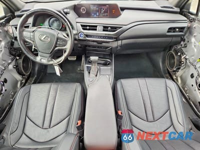 Zdjęcie 8 z 14 samochodu: 2020 LEXUS UX 250H VIN:JTHR9JBH9L2020549 - miniatura