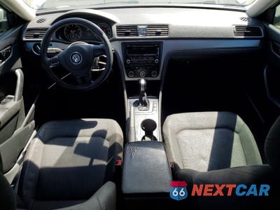 Zdjęcie 8 z 12 samochodu: 2013 VOLKSWAGEN PASSAT S VIN:1VWAP7A39DC029094 - miniatura