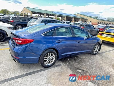 Czwarte zdjęcie samochodu z boku: 2017 HYUNDAI SONATA SE VIN:5NPE24AFXHH573044 - miniatura