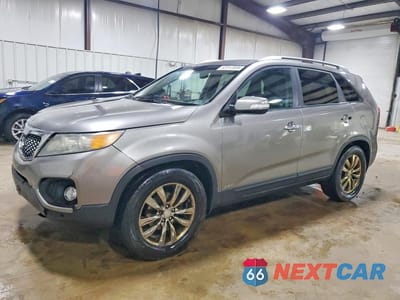 2011 KIA SORENTO EX 5XYKUDA28BG059038 - główne zdjęcie licytacji z USA - miniatura