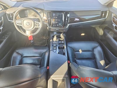 Zdjęcie 8 z 12 samochodu: 2018 VOLVO S90 T5 MOMENTUM VIN:LVY102AK3JP043720 - miniatura