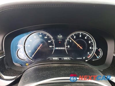 Zdjęcie 9 z 12 samochodu: 2018 BMW M550XI VIN:WBAJB9C51JB286017 - miniatura