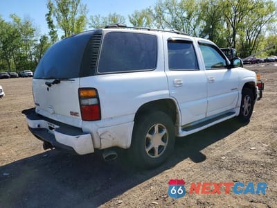 Trzecie zdjęcie samochodu z tyłu: 2004 GMC YUKON DENALI VIN:1GKEK63U24J274192 - miniatura