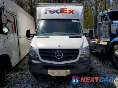 Piąte zdjęcie samochodu w środku: 2014 MERCEDES-BENZ SPRINTER 3500 VIN:WDAPF4DC0E9586973 - miniatura