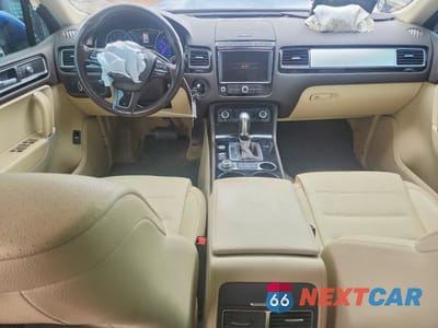 Zdjęcie 8 z 12 samochodu: 2016 VOLKSWAGEN TOUAREG SPORT VIN:WVGEF9BP7GD010882 - miniatura