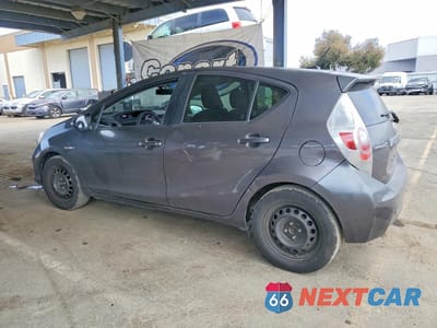 Drugie zdjęcie samochodu z przodu: 2014 TOYOTA PRIUS C THREE VIN:JTDKDTB36E1067760 - miniatura