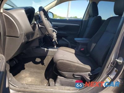 Zdjęcie 7 z 13 samochodu: 2018 MITSUBISHI OUTLANDER SE VIN:JA4AZ3A30JJ005550 - miniatura