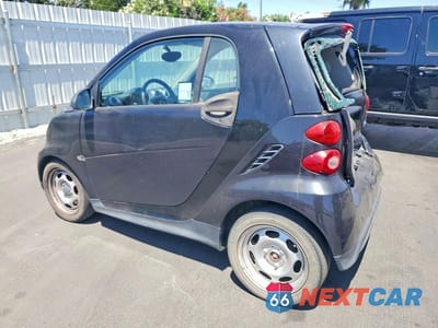 Drugie zdjęcie samochodu z przodu: 2015 SMART FORTWO PURE VIN:WMEEJ3BA6FK812752 - miniatura