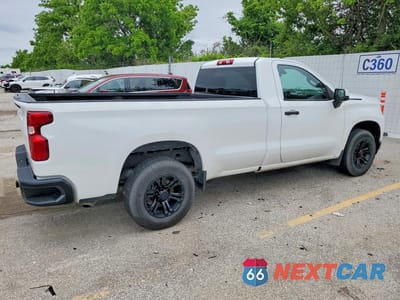 Trzecie zdjęcie samochodu z tyłu: 2021 CHEVROLET SILVERADO C1500 VIN:3GCNWAEK9MG318334 - miniatura