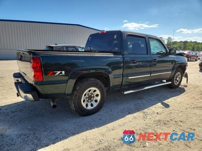 Trzecie zdjęcie samochodu z tyłu: 2005 CHEVROLET SILVERADO K1500 VIN:2GCEK13T851206724 - miniatura