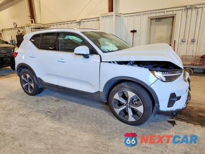 Czwarte zdjęcie samochodu z boku: 2025 VOLVO XC40 PLUS VIN:YV4L12UE5S2563481 - miniatura