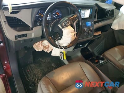 Zdjęcie 8 z 13 samochodu: 2017 TOYOTA SIENNA XLE 8-PASSENGER VIN:5TDYZ3DC4HS821142 - miniatura
