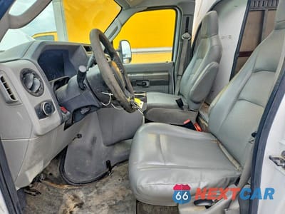 Zdjęcie 7 z 12 samochodu: 2022 FORD ECONOLINE E350 SUPER DUTY CUTAWAY VAN VIN:1FDWE3FN0NDC00677 - miniatura