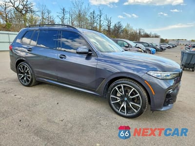 Czwarte zdjęcie samochodu z boku: 2019 BMW X7 XDRIVE50I VIN:5UXCX4C53KLS37248 - miniatura