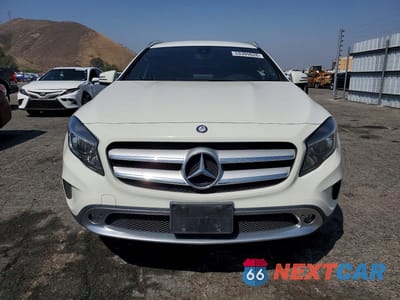 Piąte zdjęcie samochodu w środku: 2017 MERCEDES-BENZ GLA 250 VIN:WDCTG4EB3HJ332931 - miniatura